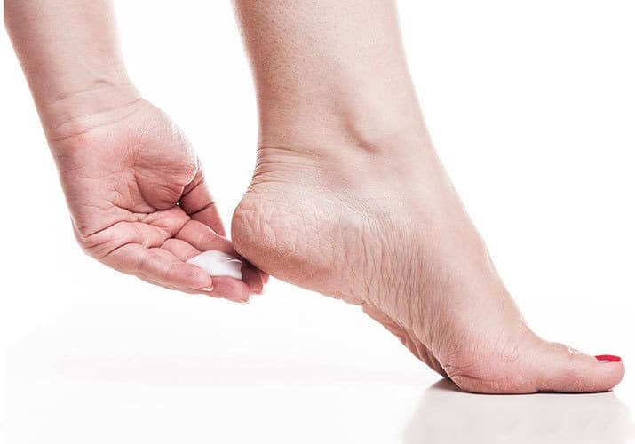 Kem trị nứt gót chân là một phương pháp hiệu quả