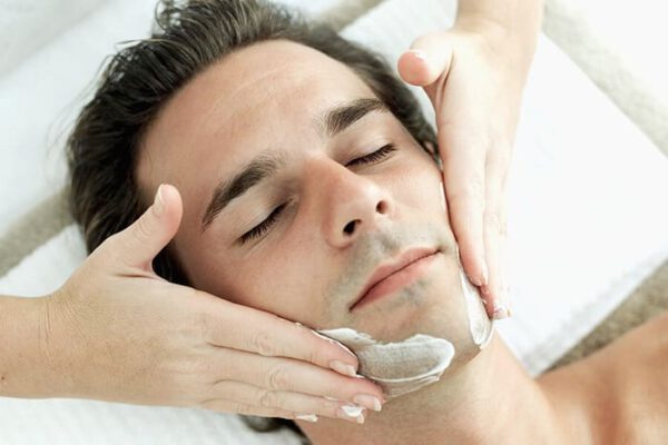 Cách chăm sóc da mặt cho nam giới đơn giản tại nhà 2022