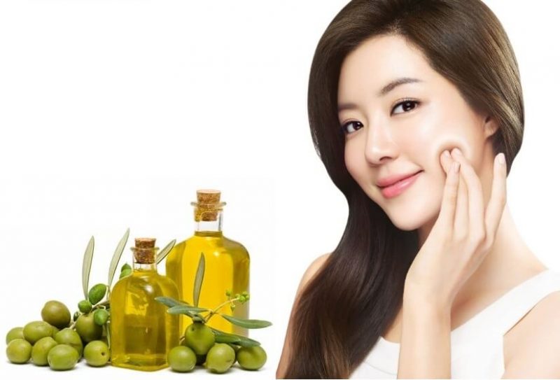 Sử dụng dầu olui để dưỡng ẩm cho da mặt hiệu quả.