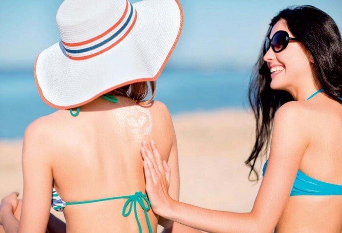 Sử dụng kem chống nắng mọi lúc để bảo vệ làn da. - sử dụng kem chống nắng đúng cách