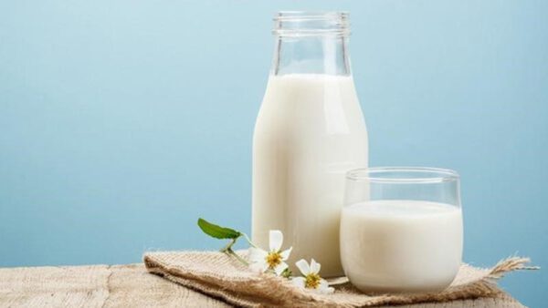 Trong sữa tươi có chứa nhiều thành phần có lợi cho làn da.