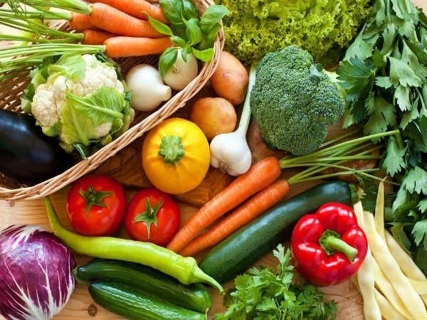 Các loại rau củ đậm màu chứa nhiều chất chống oxy hóa có lợi cho làn da