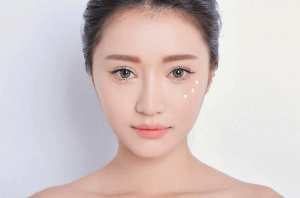 DD Cream giúp ngăn ngừa dấu hiệu tuổi tác.