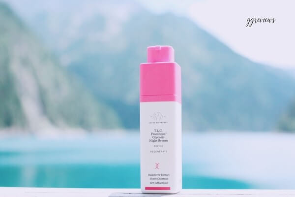 Glycolic acid kết hợp cùng rất nhiều thành phần tẩy da chết khác trong sản phẩm serum này - cách trị mụn cám ở mũi