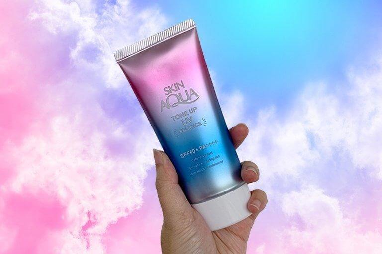 Kem chống nắng nâng tone da Sunplay Skin Aqua Tone Up UV Essence SPF50+ PA + + +.
