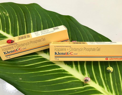 Klenzit C sản phẩm yêu thích trong trị mụn chứa cả hai thành phần hiệu quả là Adapalene + Clindamycin