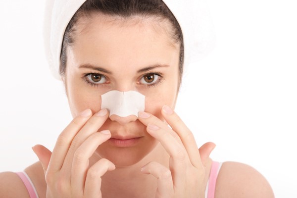 Miếng dán lột mụn mũi rất phổ biến trong việc hỗ trợ trị mụn đầu đen