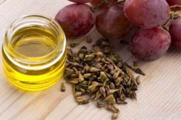 Nho là loại quả có chứa hàm lượng các resveratrol cao - serum dưỡng trắng cho da nhạy cảm