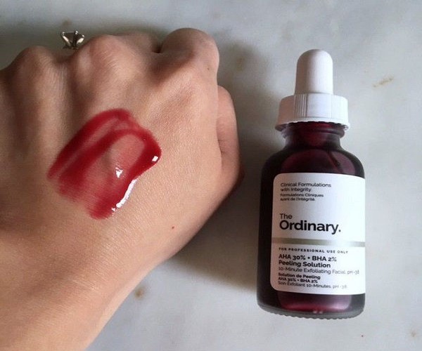 Peel da với AHA + BHA The ordinary
