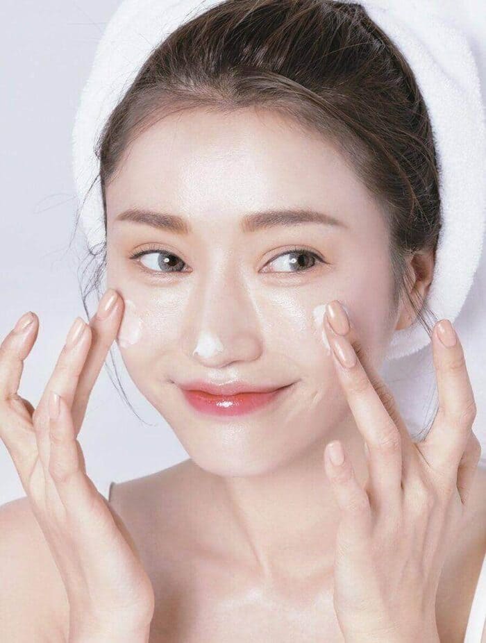 Rửa mặt đúng cách giúp duy trì làn da khỏe đẹp