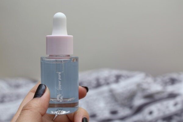 Serum giúp giảm mụn của Glossier