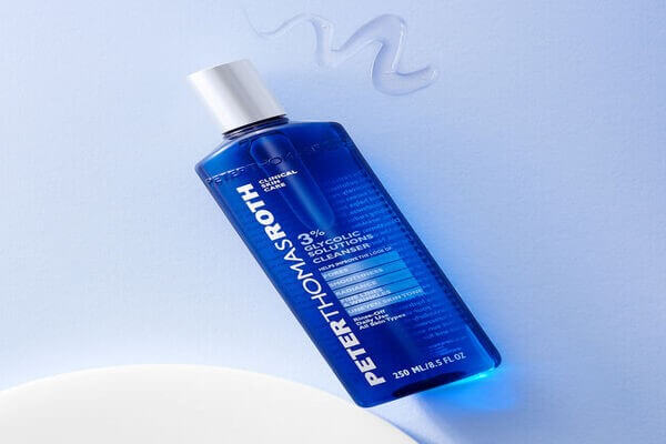 Sửa rửa mặt của Peter Thomas Roth chứa glycolic acid