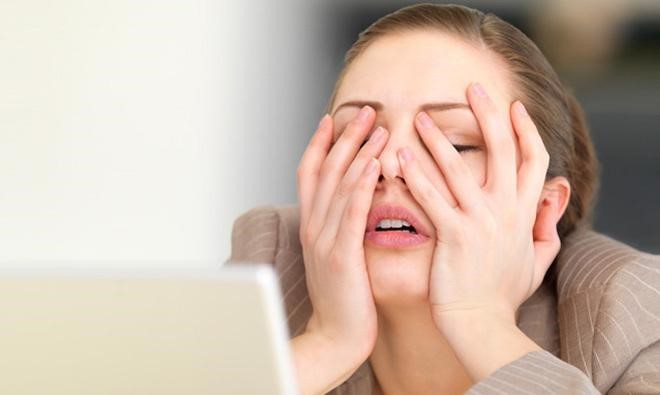 Thường xuyên bị stress cũng là nguyên nhân khiến da lão hóa sớm - serum chống lão hóa nào tốt