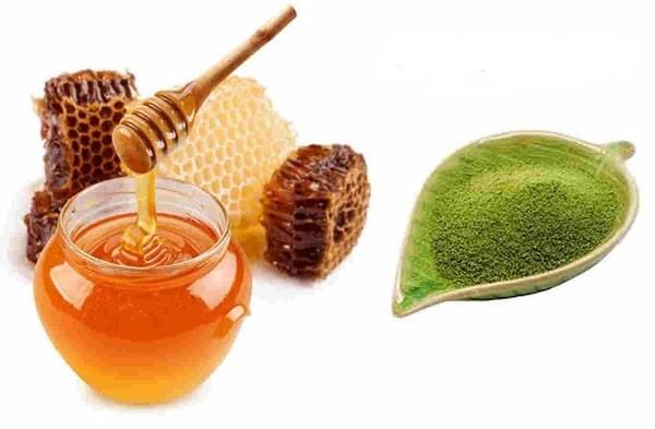 Trà xanh và mật ong là công thức mặt nạ trị mụn cho những làn mụn nhạy cảm