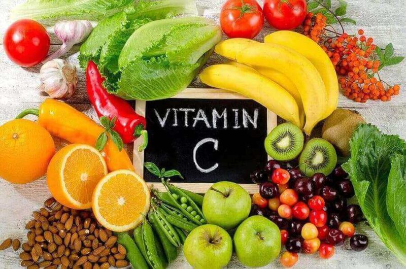 Vitamin C còn có thể được bổ sung qua thực phẩm để giúp da sáng đẹp - serum trị nám tốt