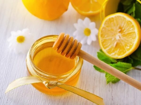 Sử dụng mật ong để dưỡng ẩm cho da khô
