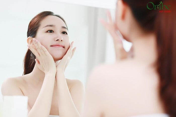 Sử dụng serum dưỡng trắng mang lại sự tự tin cho chị em
